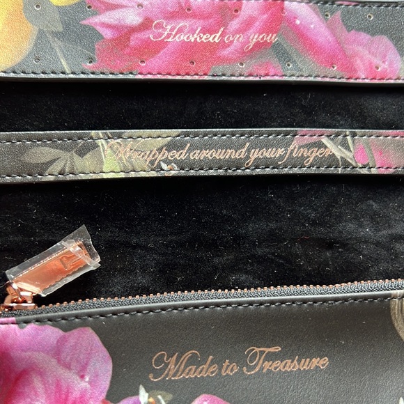 New gems and jewels pouch - Picture 8 of 10